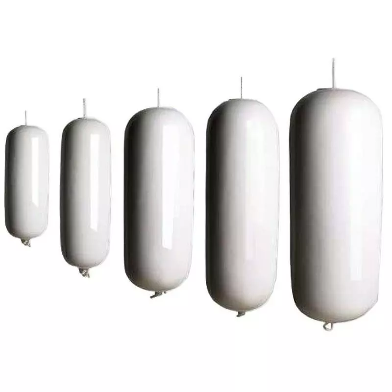 PARE-BATTAGE FORWATER TRAVERSANT AVEC CORDAGE