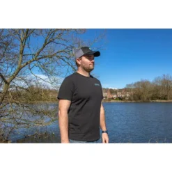 TEE SHIRT MANCHES COURTES HOMME PRESTON INNOVATIONS BLACK T-SHIRT - NOIR -Sensas Rive Magasin tee shirt manches courtes homme preston innovations black noir z 2488 248891 5